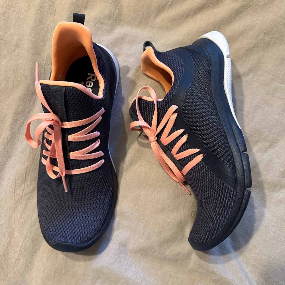 NEVER WORN! Navy/coral women’s Reebok shoes. Sz 7.5